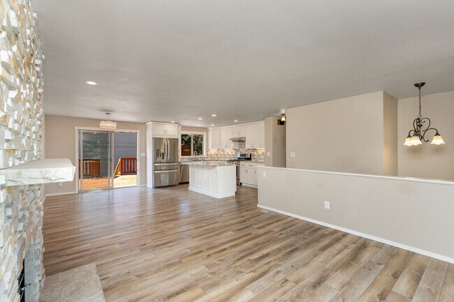 Photo - 9215 Evanston Ave N