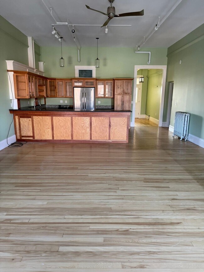 76 Main St Unit Charming 2-Bedroom