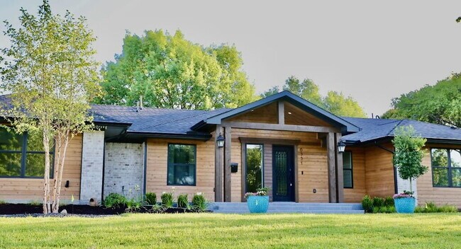 Photo - Executive Lease Near Preston Hollow  - Chef's Kitchen, Gated Drive & Spacious Patio