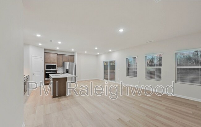 Photo - 540 Bridger Dr