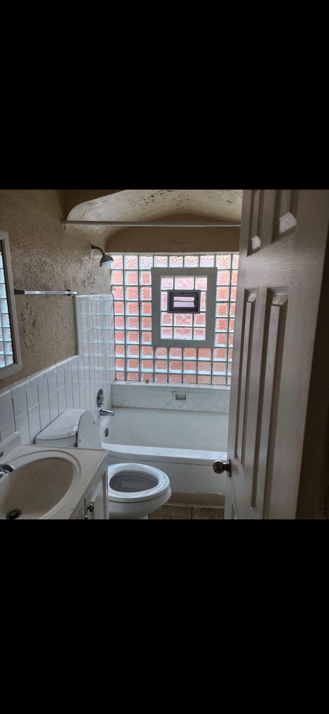 Photo - 1677 McLaran Ave