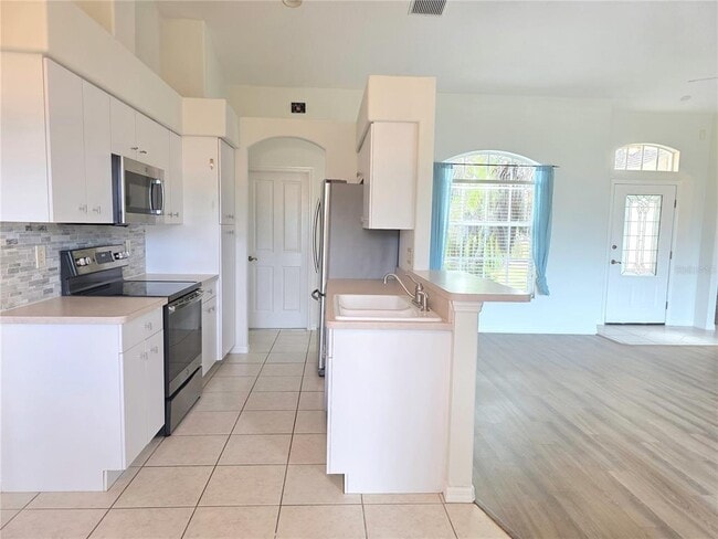 Photo - 395 Dorchester Dr