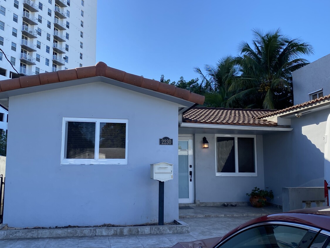 Photo - 2230 NW 1st St (Miami, FL)