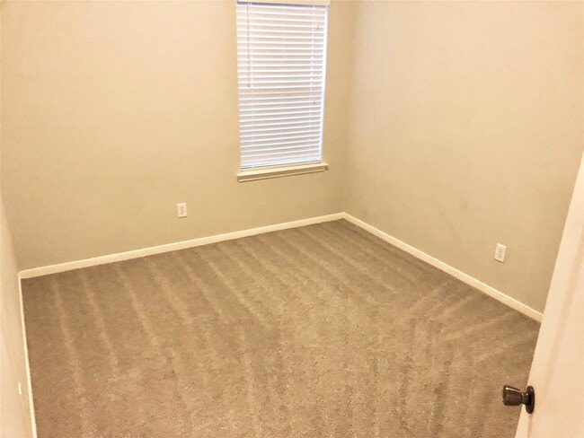 Photo - 5615 Brookhollow Oaks Trail