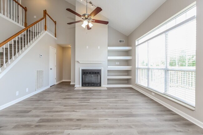 Photo - 3108 Creekview Ln