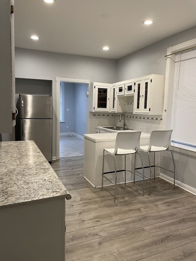 Photo - 2620 S Sawyer Ave