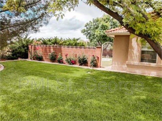 Photo - 1569 Tamarisk Dr