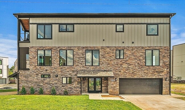 Building Photo - 6011 Hill Cir Dr