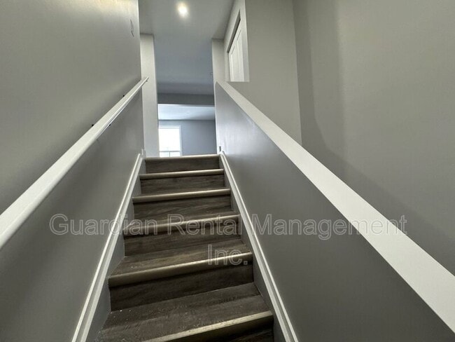 Photo - 215 Langworthy St Unit 7