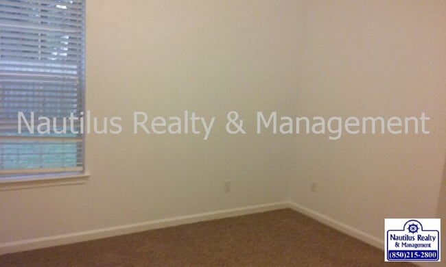 Photo - 911 Ruby Pl