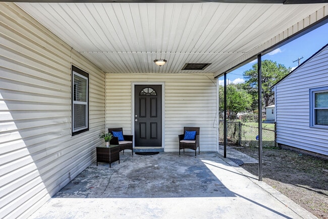 Photo - 2210 N Fernwood Dr