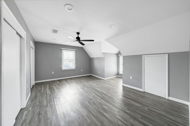 Photo - 7323 Farnsworth St