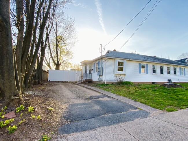 Building Photo - 58 Waddell Rd Unit 58