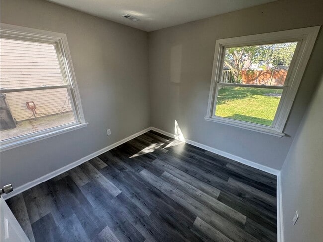 Photo - Roseville Three bedroom is a must see!!