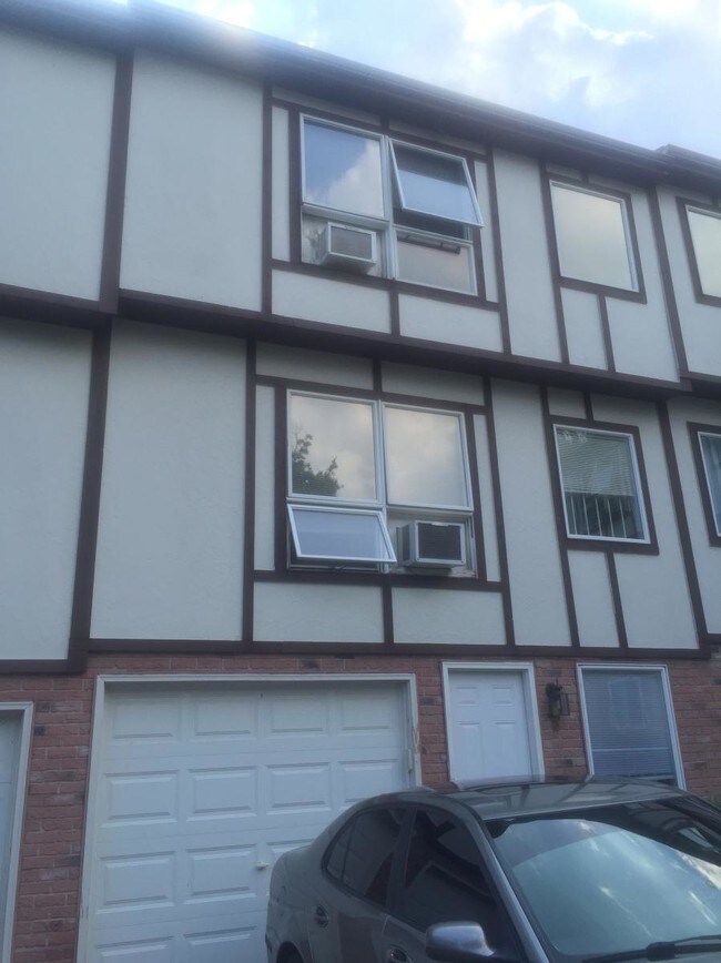 Photo - 175 W Spring St Unit 3