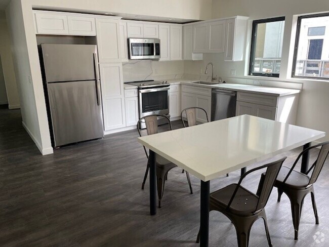 Building Photo - Single Bed Available Newly Renovated Build... Unit C - Room 2 Rental