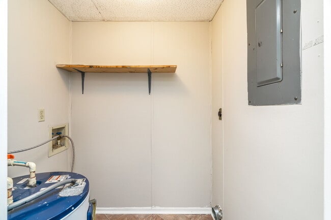 Photo - 302 Wakefield Rd