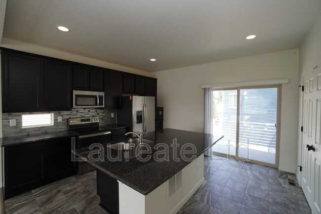 Photo - 5472 Danube St