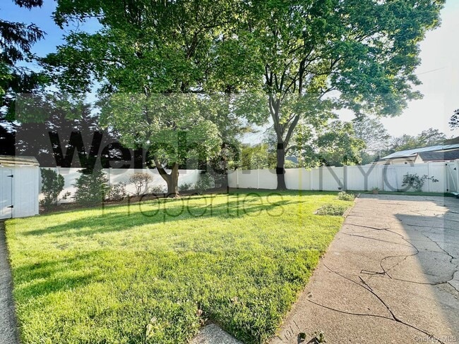 Photo - 211 W 22nd St