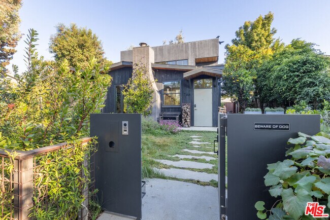 Photo - 746 Marco Pl