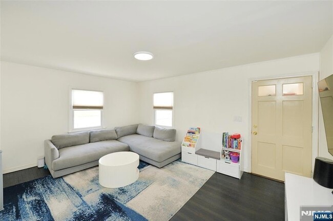 Photo - 483 Mt Prospect Ave