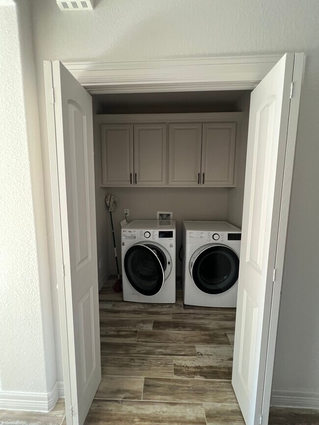 Photo - 2407 Appian Way