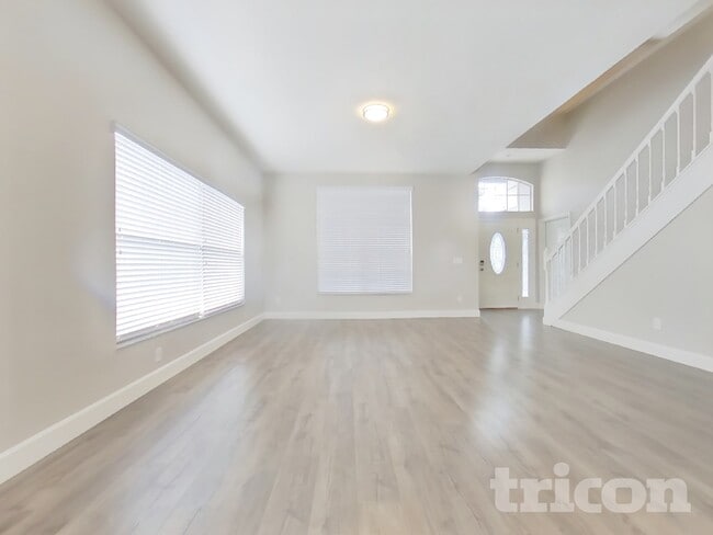 Photo - 1990 Turnberry Dr