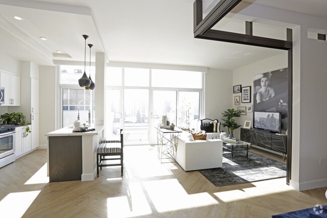 1 BR, 1 BA - 720 SF - Eighteen Ten State St