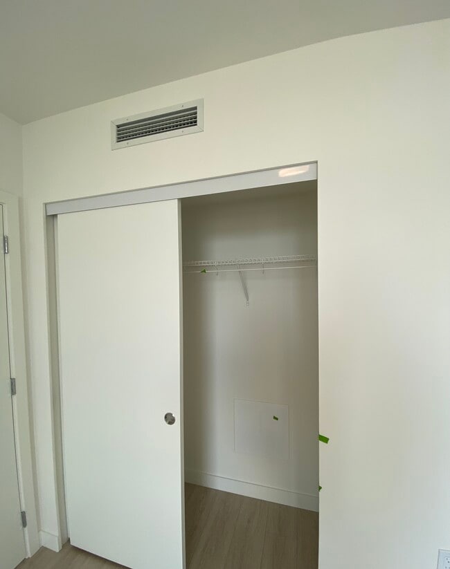 Photo - 13675 107A Av