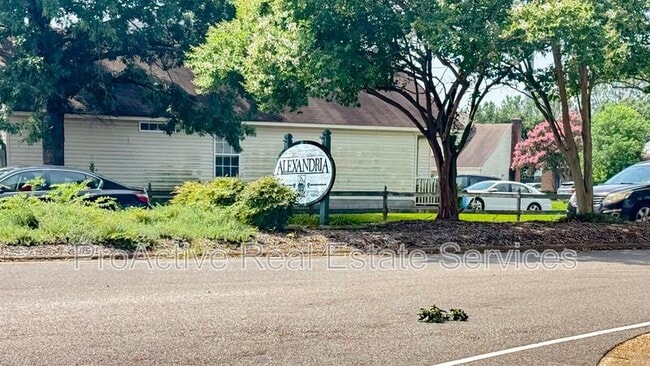 Photo - 5568 Annandale Dr