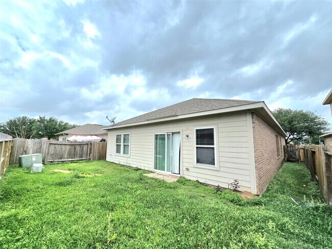 Photo - 18319 Tuscana Shores Dr