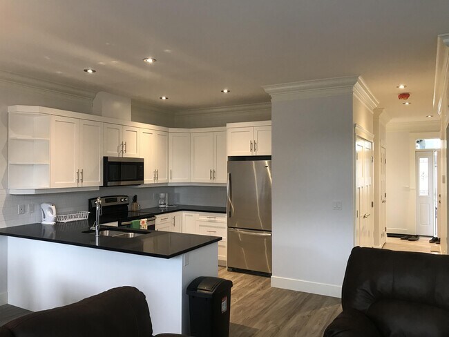 Photo - 8304-8388 88 Ave