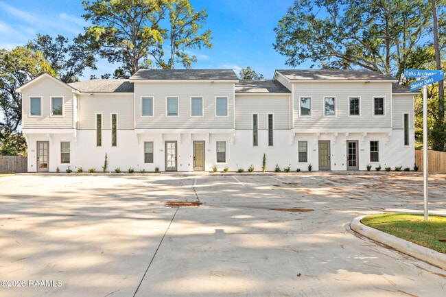 Photo - 105 Steiner Oaks