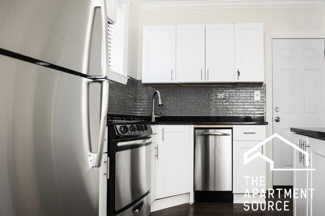 Photo - 3841 N Greenview Ave Unidad 3W