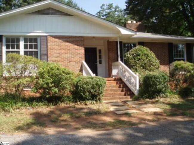 935 Rutherford Rd