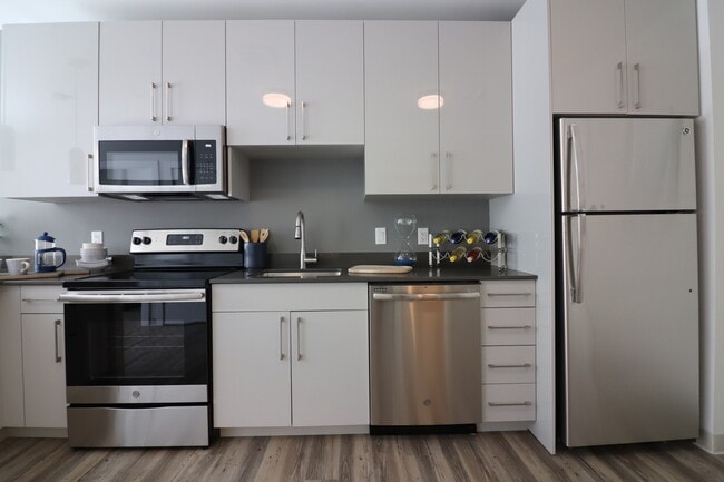 Photo - 170 Washington St