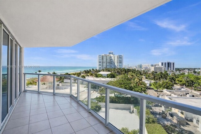 Building Photo - 7330 Ocean Terrace Unit 8-C