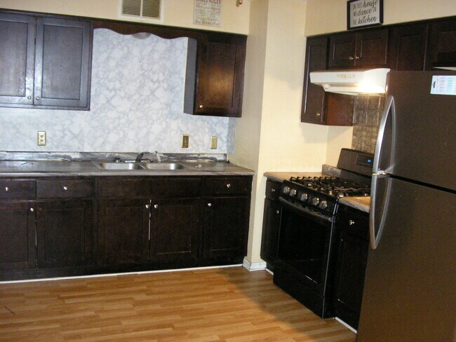 Photo - 804 W Town Ct