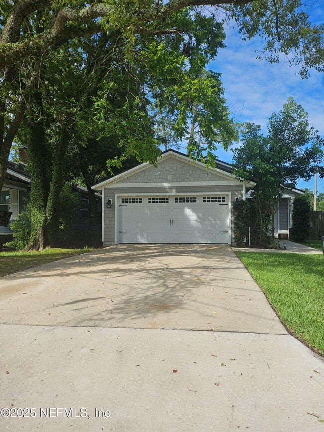 Building Photo - 1002 Ingleside Ave Rental