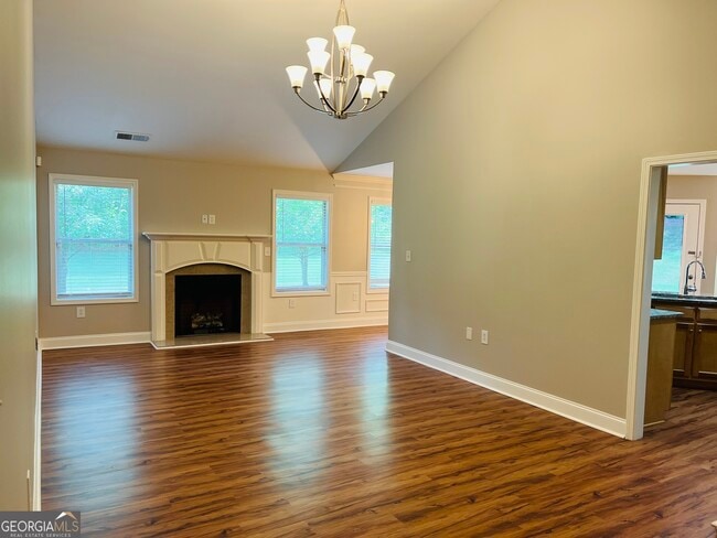 Photo - 5750 Crest Hill Dr NE