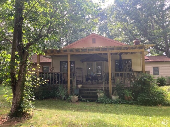Building Photo - 474 Murdock Rd Unit Little House in the Woods