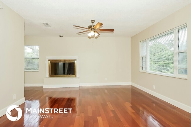 Photo - 38 Woodlake Dr