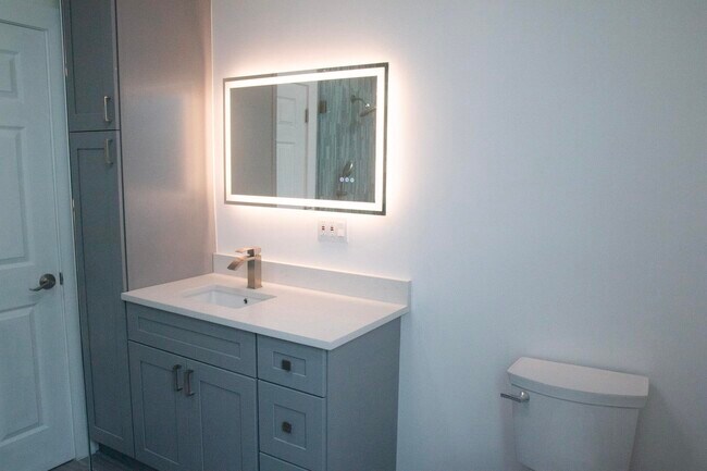 Photo - 16 E 44th St Unit 1