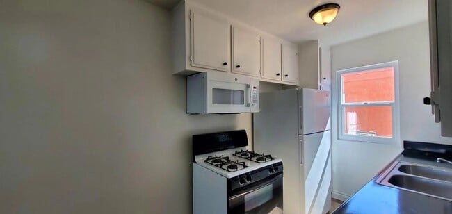 Photo - 2346 W. 18th St