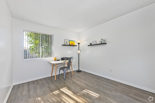 2BR, 2BA - 1060SF - Second Bedroom