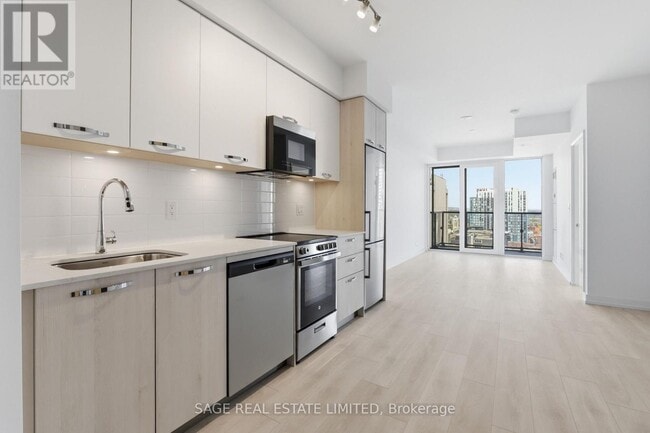 Photo - 75 James St S Unit 1409