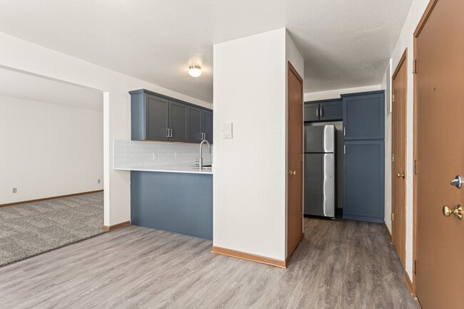 Photo - Meadow Springs Apartments