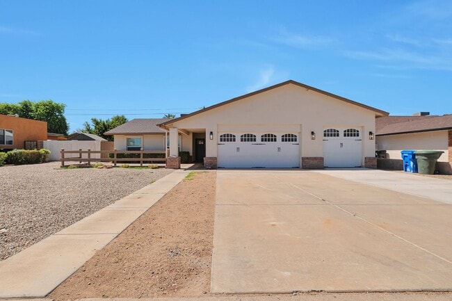 Charming North Scottsdale Home with Office... - Charming North Scottsdale Home with Office...