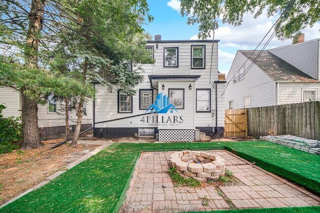 "Charming 3-Bedroom Hammond Home with Hardwood Floors & Finished Basement - 2025 Sq Ft of Comfort!"