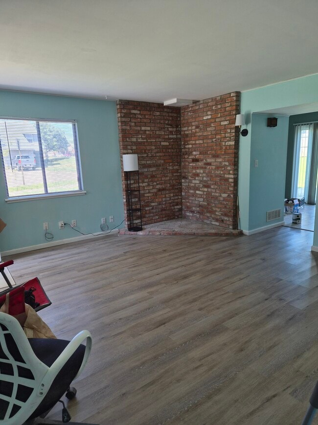 Photo - 1030 SW Amhurst Ct